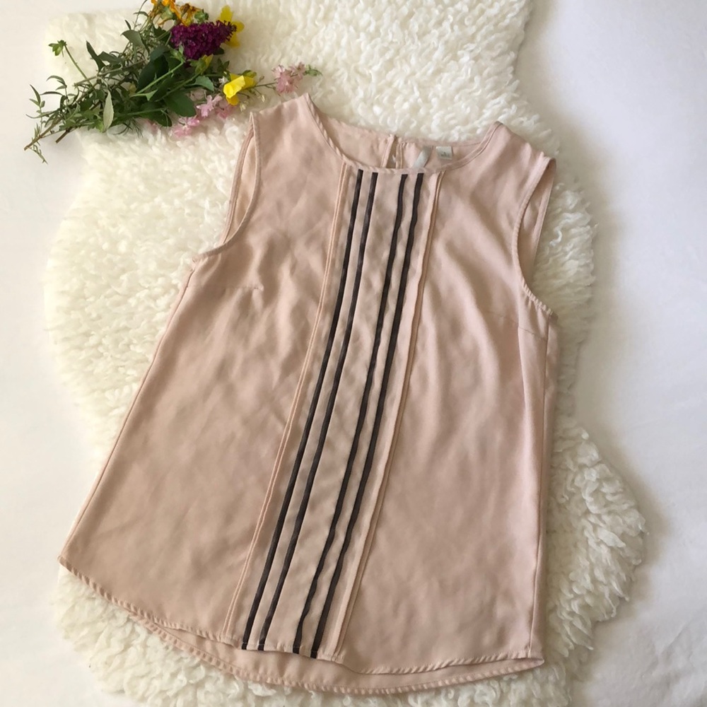 Lauren Conrad blush pleated tank ✨